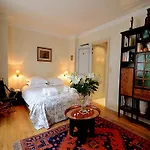 Apartment Tuileries Garden